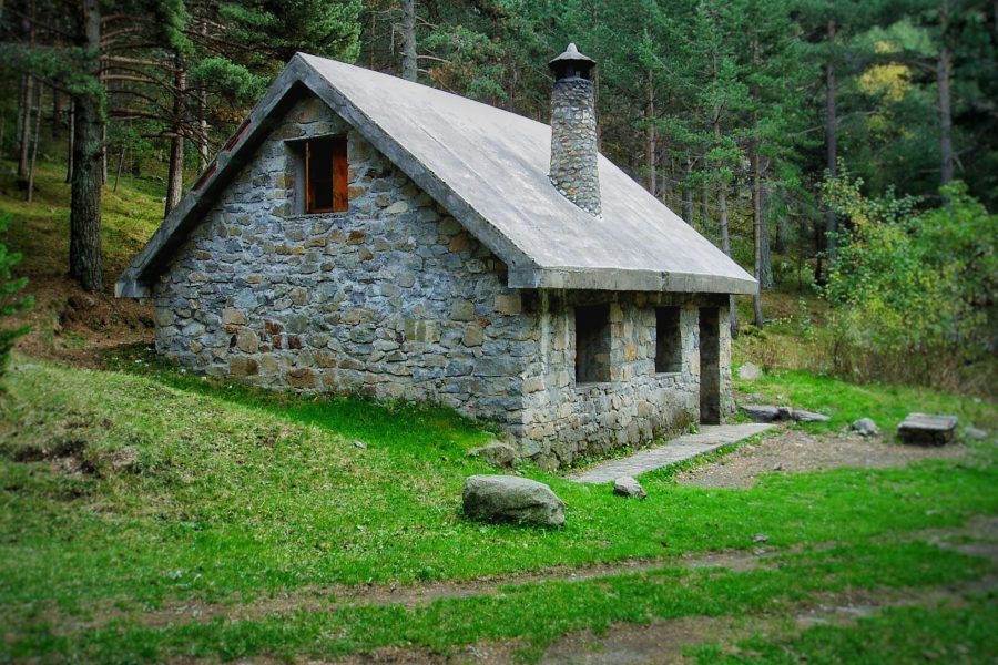 Refugio de Els Plans en el Parque Natural Posets Maladeta (Red Natural de Aragón)